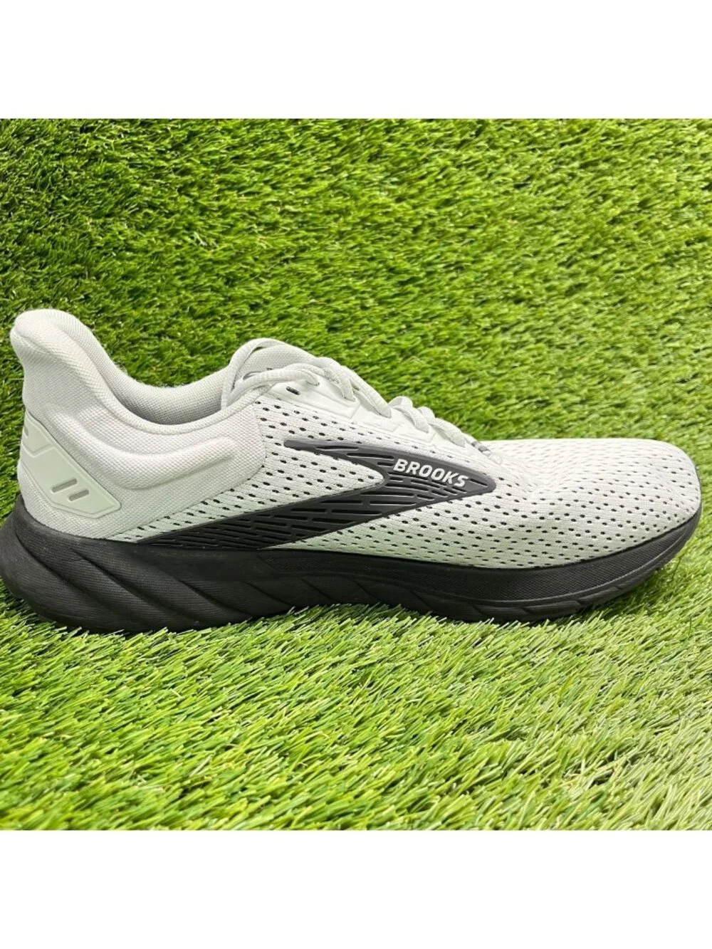 Brooks Anthem 6 Mens Size 12 Gray Black Athletic Running Walking Shoes Sneakers